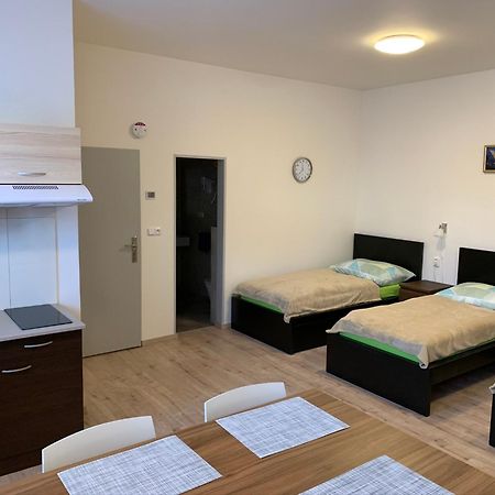Apartements Studio 964 Libeznice Bagian luar foto