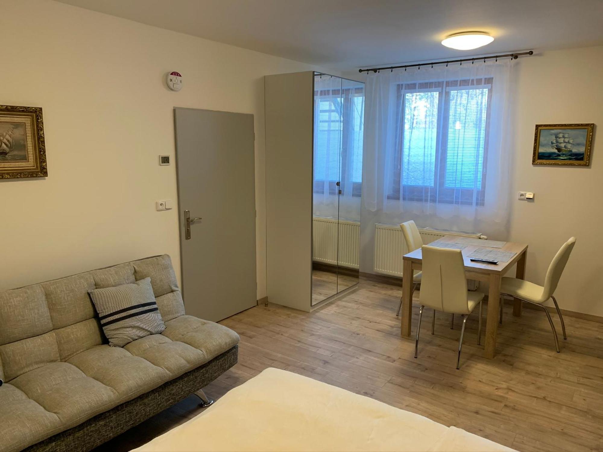Apartements Studio 964 Libeznice Bagian luar foto
