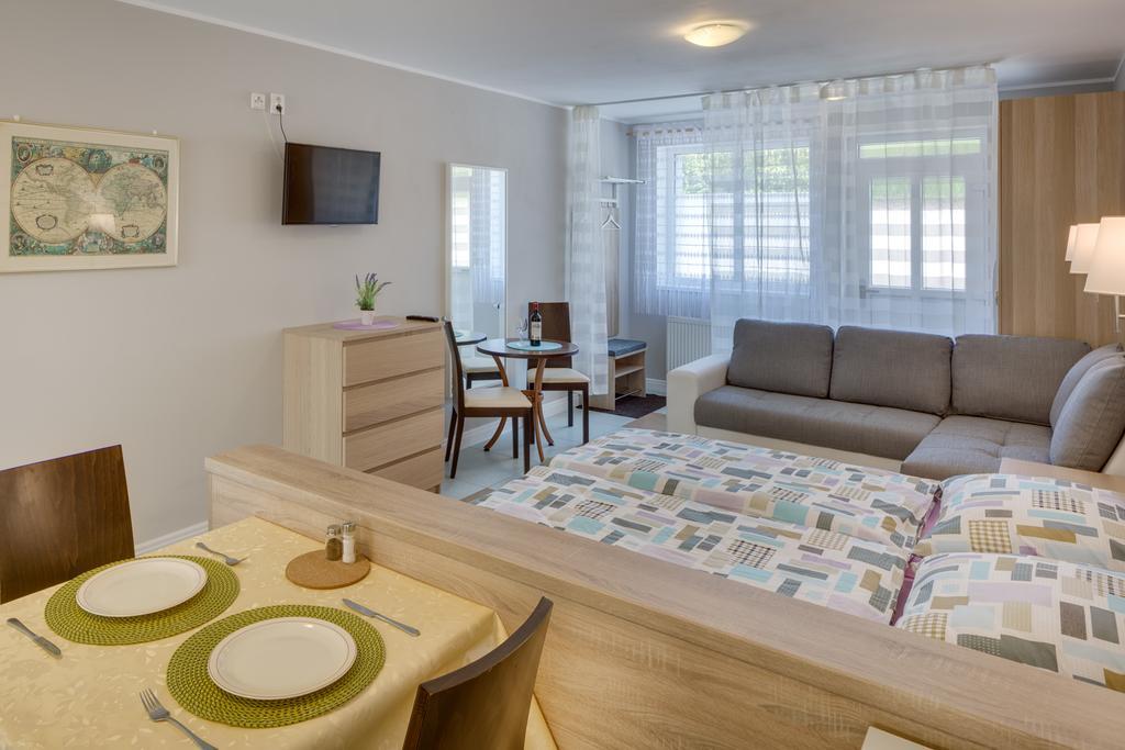 Apartements Studio 964 Libeznice Bagian luar foto