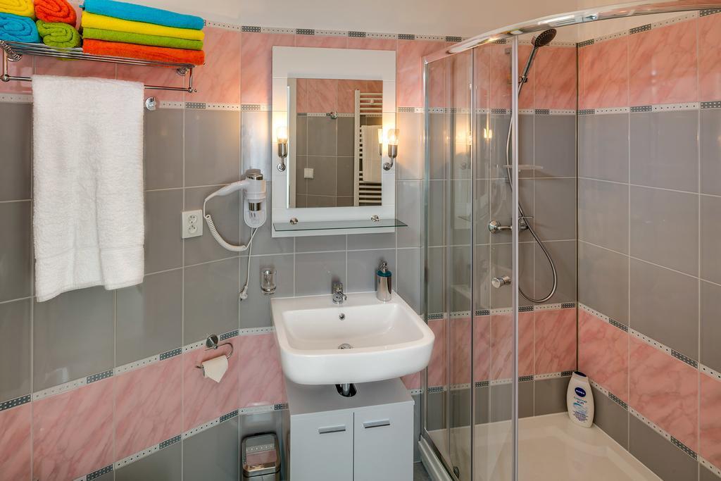 Apartements Studio 964 Libeznice Bagian luar foto