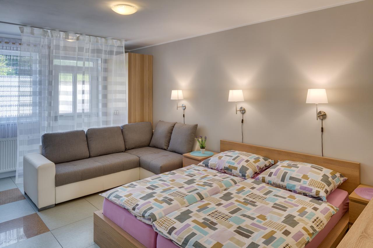 Apartements Studio 964 Libeznice Bagian luar foto