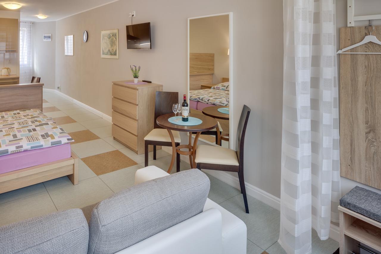 Apartements Studio 964 Libeznice Bagian luar foto